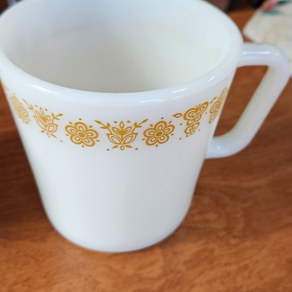 Four cups two different patterns 2 ginger brown pattern 2butterfly pattern - Picture 4 of 6